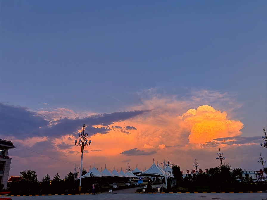 图一 百乐博美丽云彩 智能化治理办公室 杨宇蒙.jpg