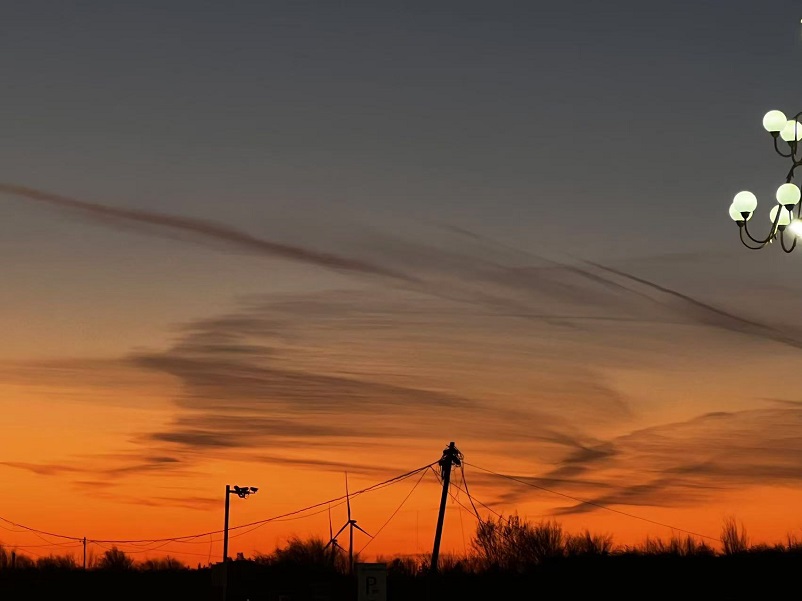 图二 百乐博晚霞 智能化治理办公室 张贵轩.jpg